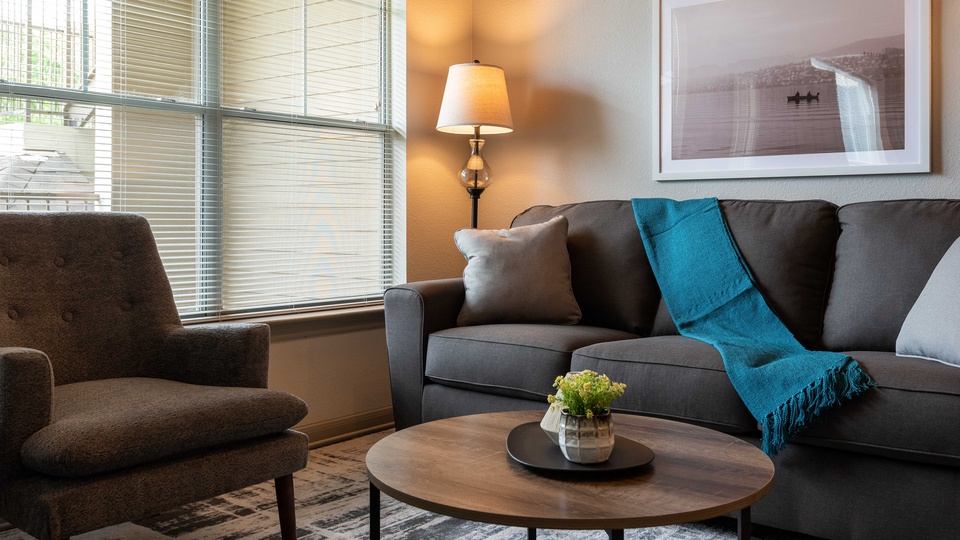 Rent Griffis SoCo Austin 10211 in Austin, TX Landing